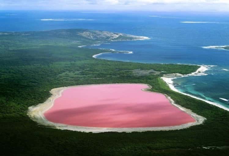 hồ nước hồng