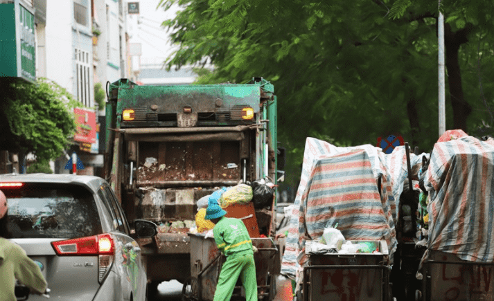 Bãi rác Nam Sơn tạm ngừng tiếp nhận