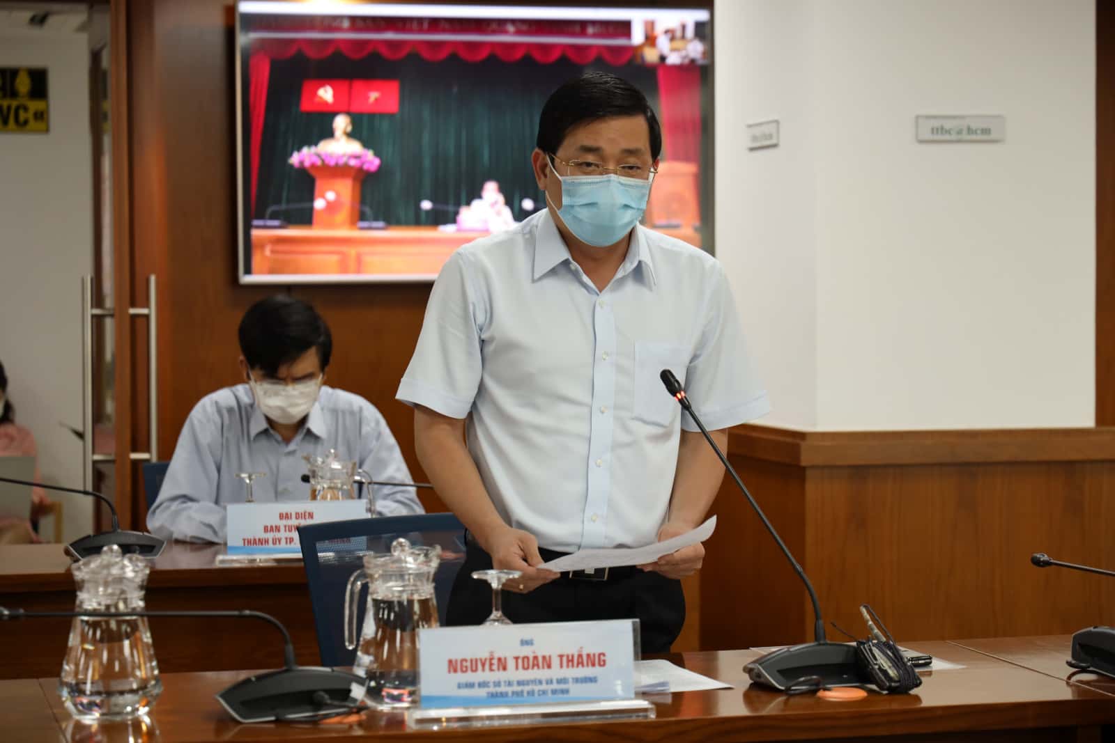 Giám đốc Sở TN&MT TP.HCM Nguyễn Toàn Thắng phát biểu tại họp báo. 
