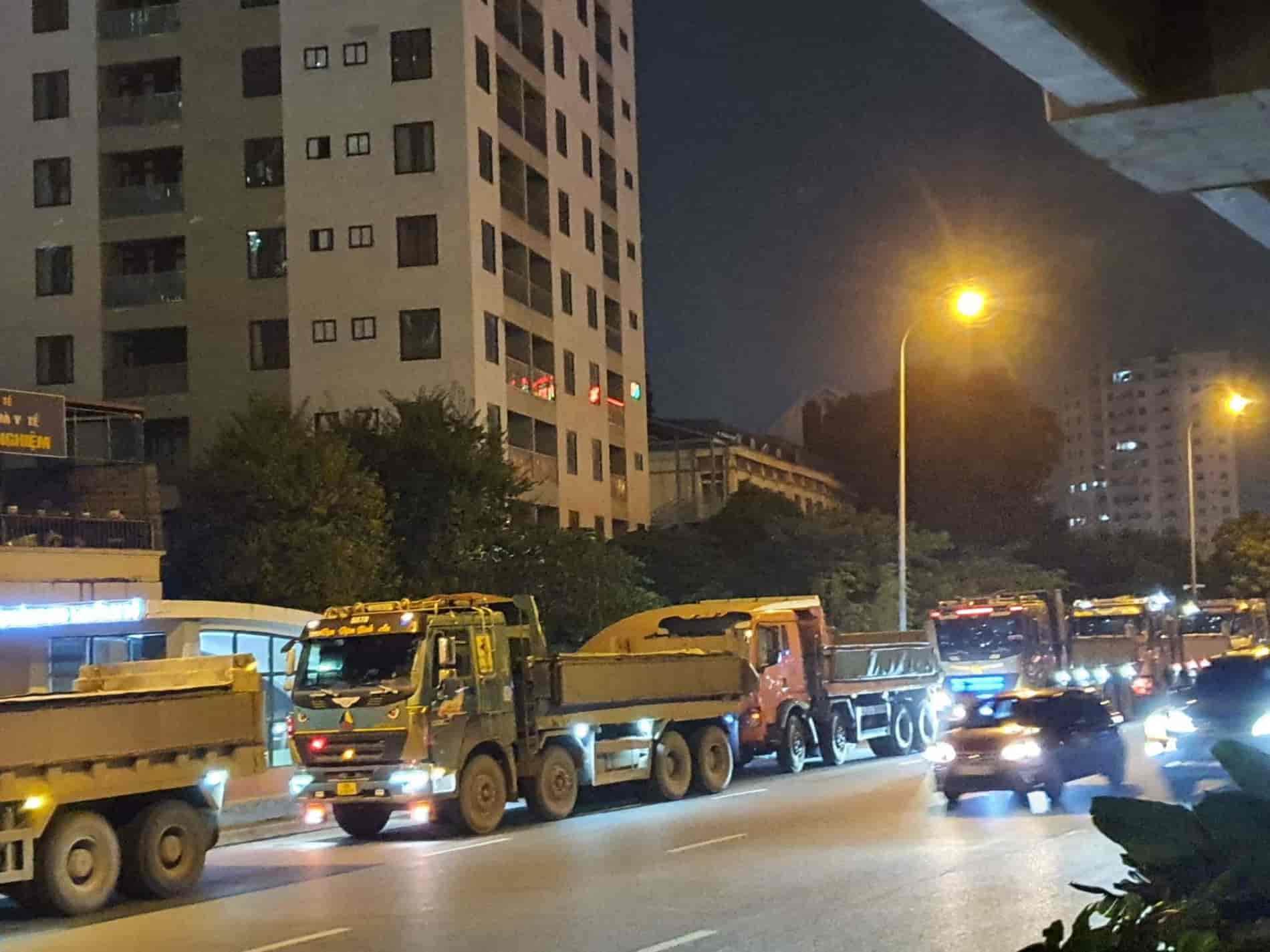Thanh Xuân - Hà Nội: Cần ngăn chặn đoàn xe “hổ vồ” chở đất gây ô nhiễm môi trường