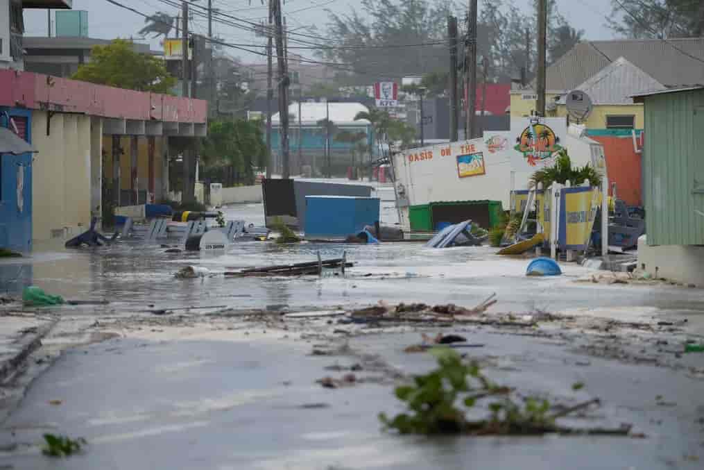 Bão Beryl tàn phá phía Đông vùng biển Caribe, có nguy cơ thành bão cấp 5 gây thảm họa chết người