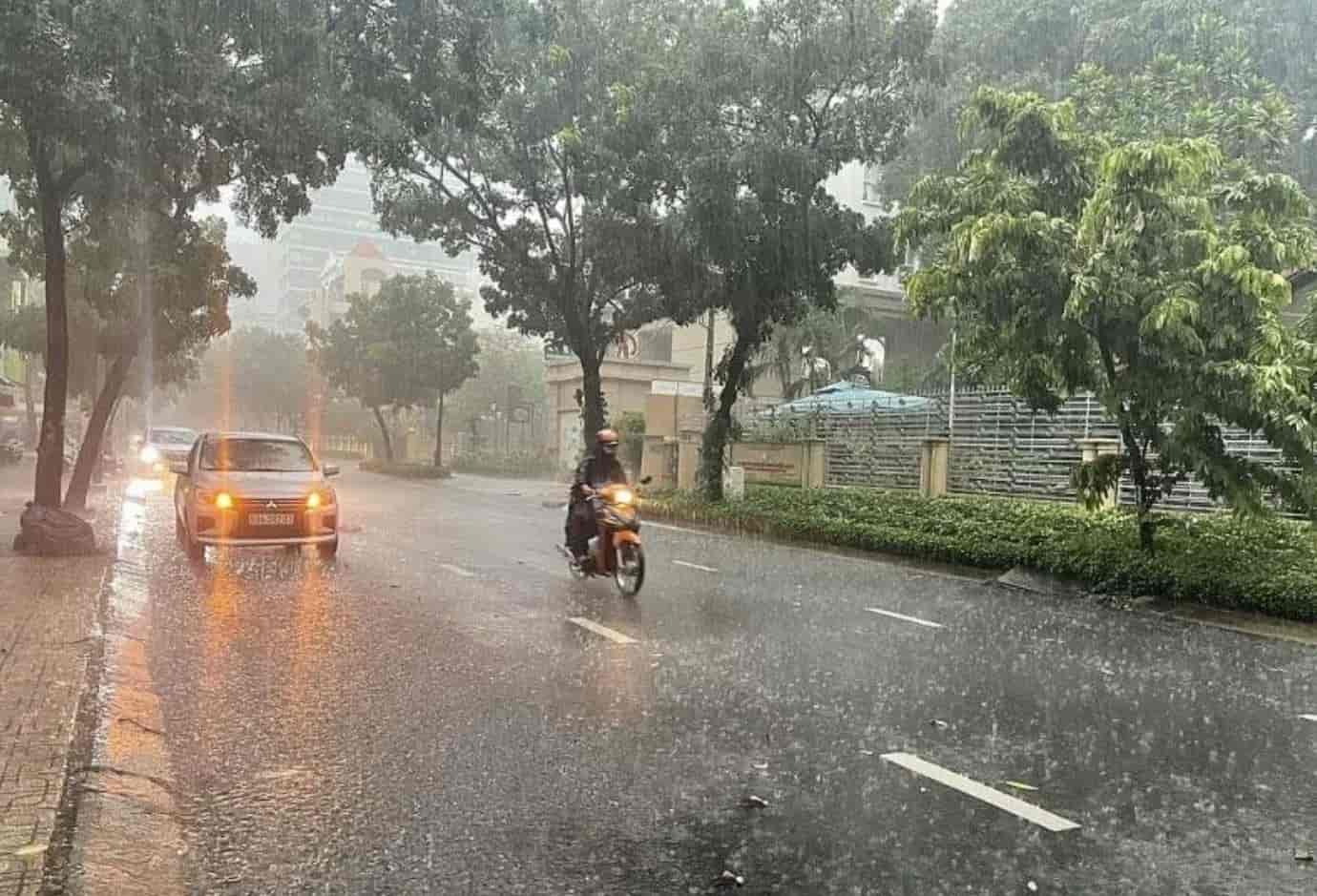 Dự báo thời tiết 19/5: Bắc Bộ và Thanh Hóa có mưa vừa, mưa to và dông về chiều tối