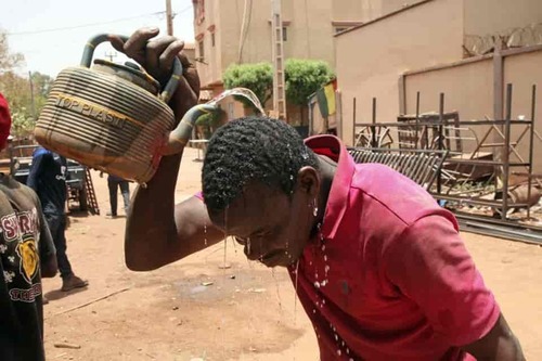 Nắng nóng chết người ở Tây Phi, tất cả là do con người làm biến đổi khí hậu